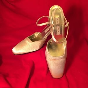 Apostrophe Gold Sparkle Sz 8.5 Dressy Sandal Heels